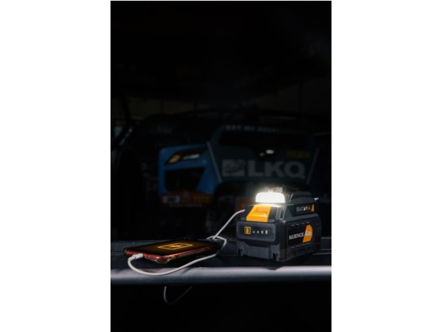 Batavia 18 V USB lader + zaklamp Past op alle Maxxpack 18 V accu's