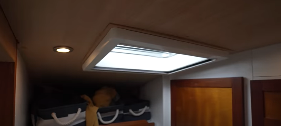 Dometic Oceanair Skyscreen opbouw rolgordijn met hor wit maat 10